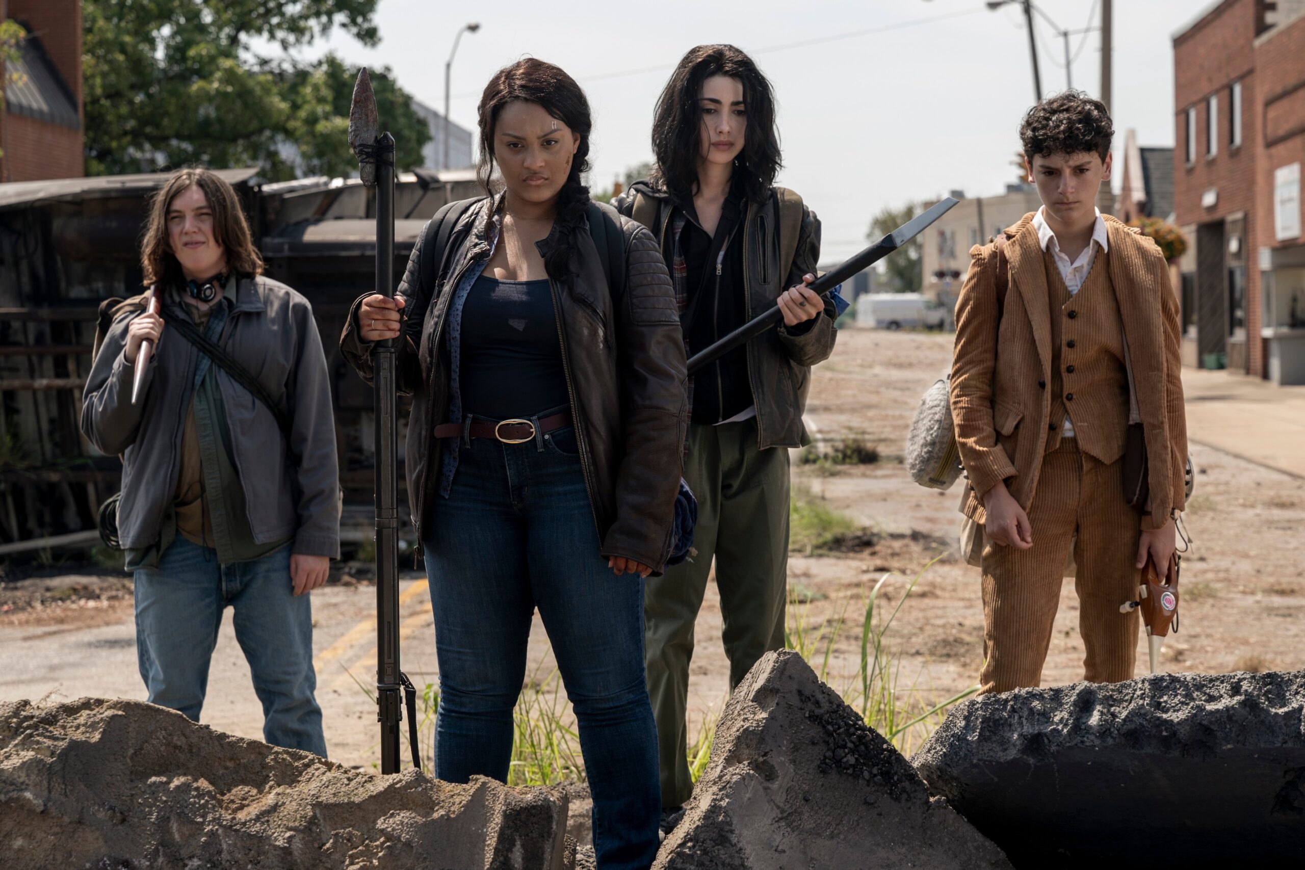 How The Walking Dead: World Beyond Expands the Zombie Universe with Its  Unique Teen Characters | Den of Geek